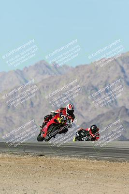 media/Dec-01-2025-Moto Forza (Mon) [[2daa91e15f]]/2-Intermediate Group/Session 4 Turn 9/